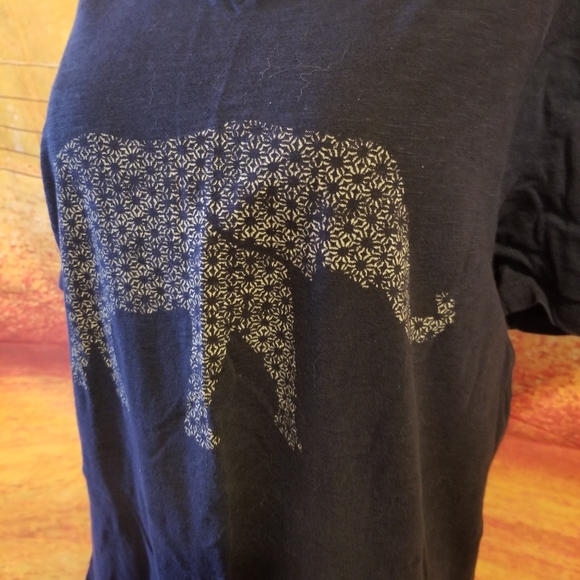 Girls G.H. Bass & Co. Navy Blue Elephant Tshirt. Size XS - Picture 2 of 6